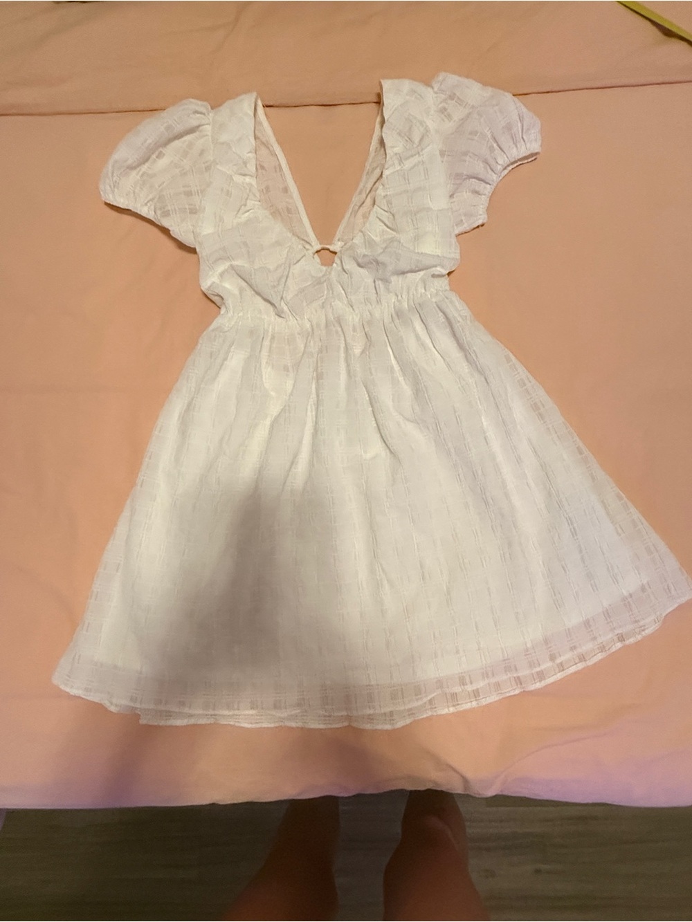 NWT ASOS DESIGN textured smock mini dress with puff sleeves in white US 2